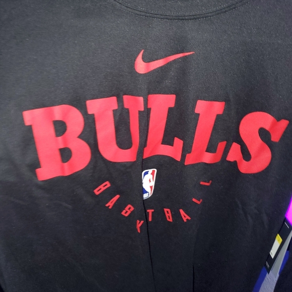 Nike Chicago Bulls LongSleeve - Picture 4 of 7